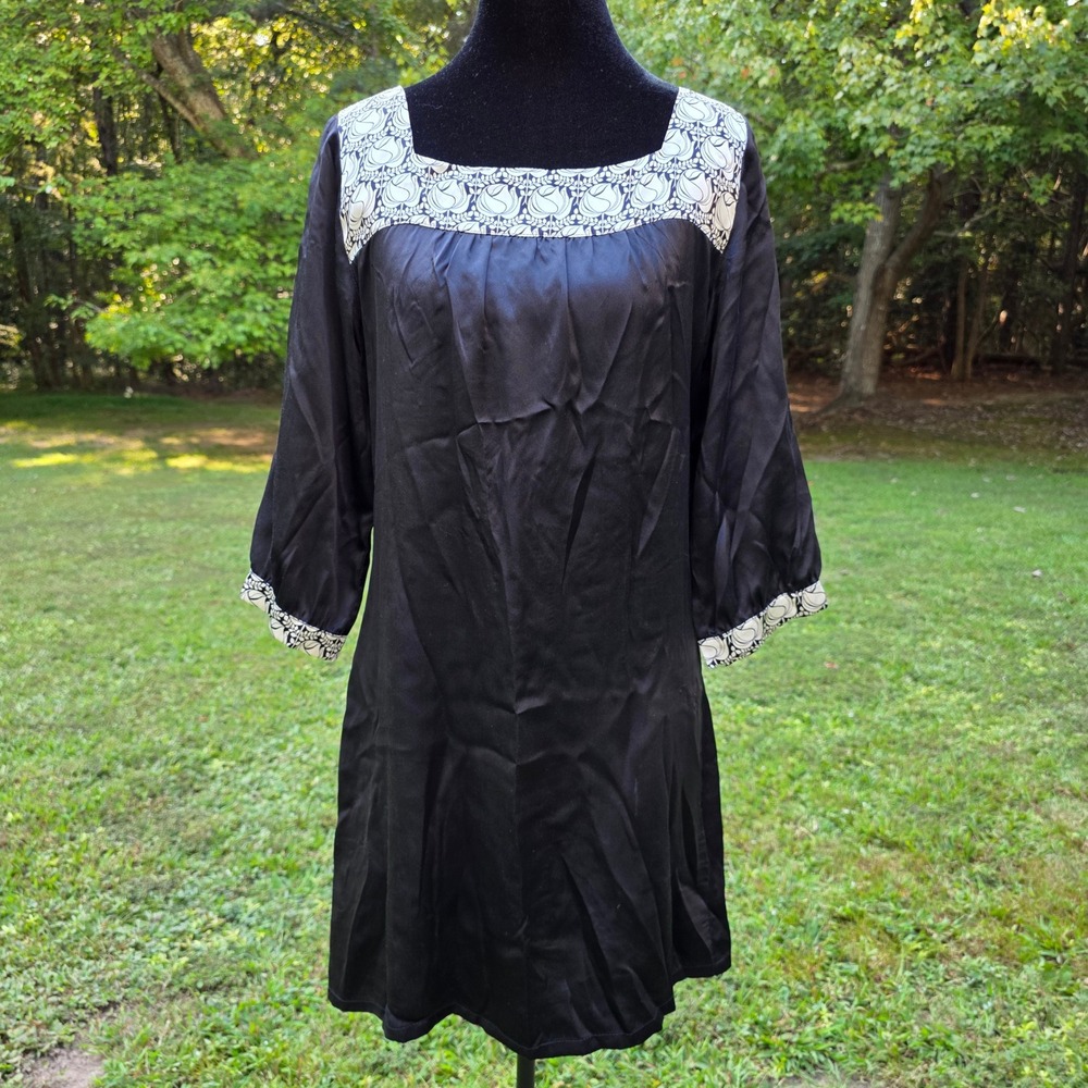 PUELLA Black Silk Charmeuse Womens M Mini Dress Art Nouveau Floral 3/4 Sleeve